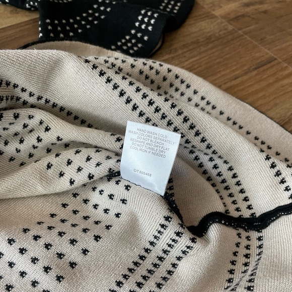 Taylor boat neck long bell sleeve dress, black white dots flare dress. - Picture 4 of 5